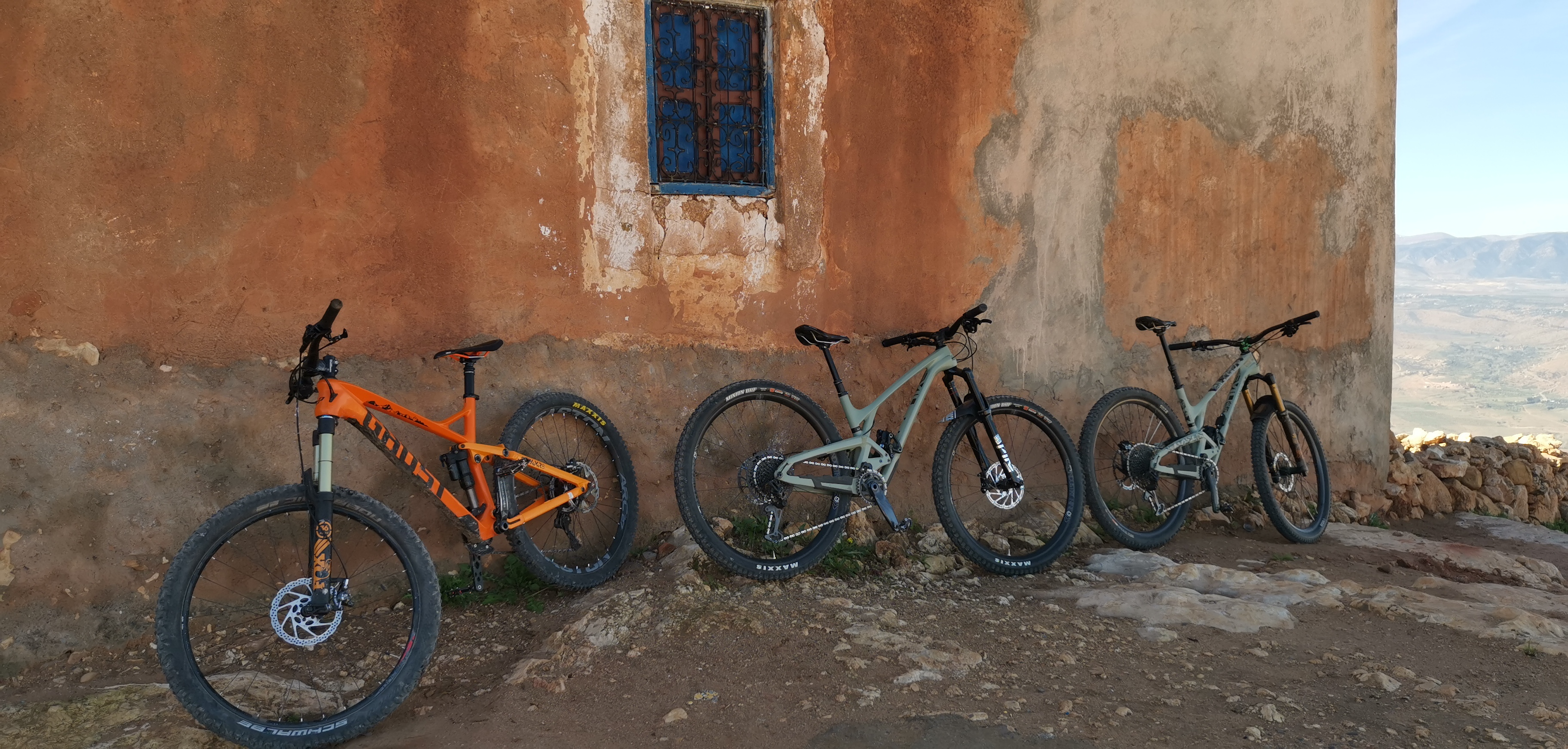 5 Trail Connectivity Signals That Help Groups Finish Strong